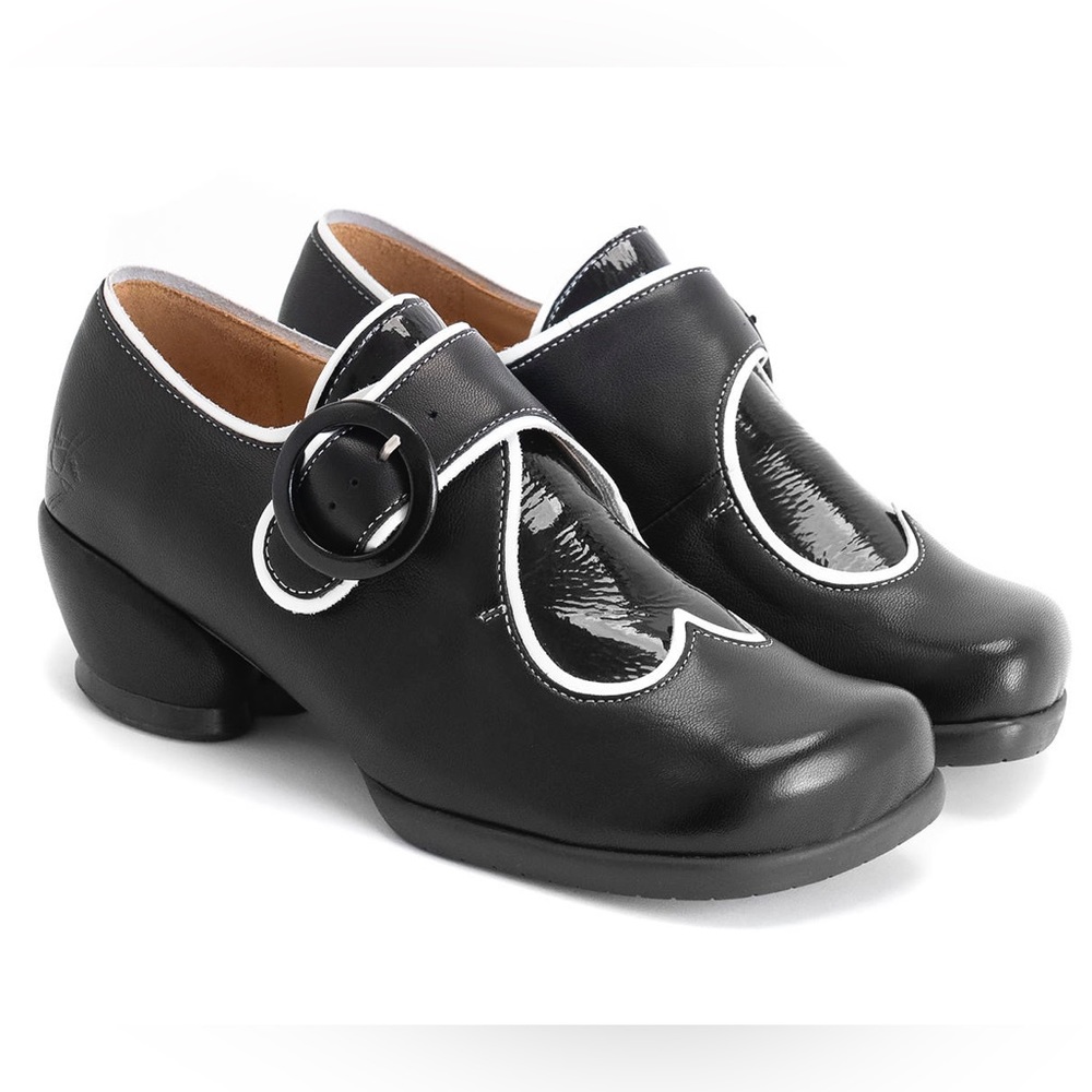 NWOB John Fluevog Tori heart black Choice Buckle Shoe